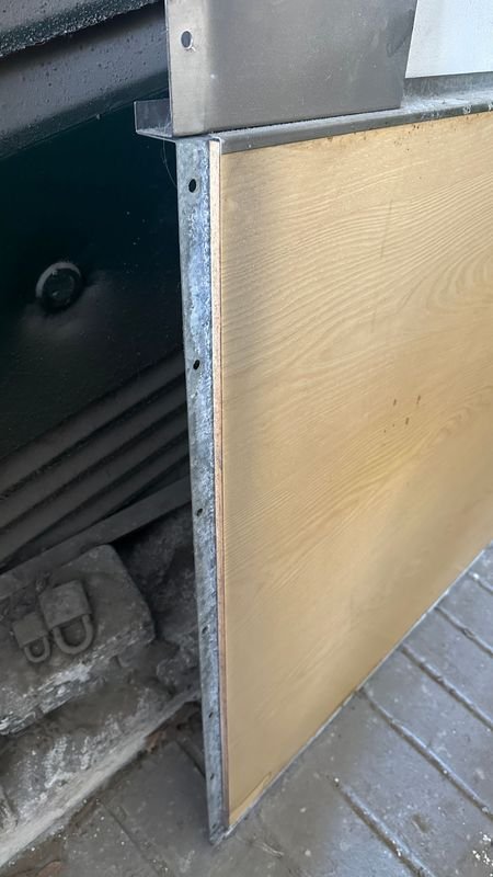 Panel de madera con marco metálico y fondo de chapa - imagen 9