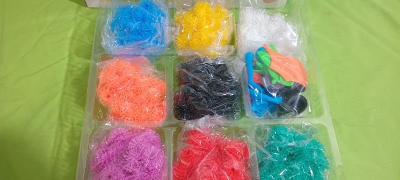 Juego didáctico para armar pompones mágicos en caja cerrada - imagen 2