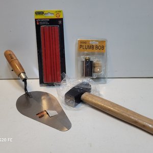 Set de Herramientas: Paleta, Plomada, Martillo y Lápices de Carpintero - imagen 2