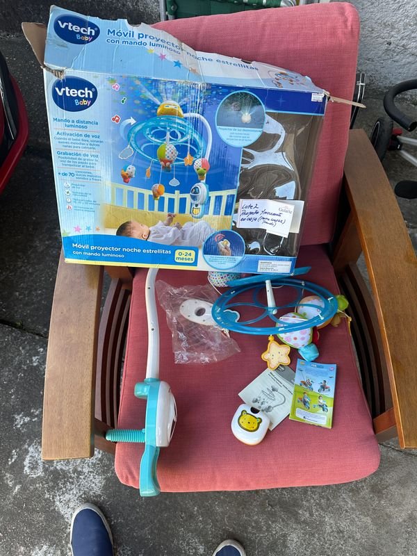 Colgante para cuna VTech con control y juguetes - imagen 2