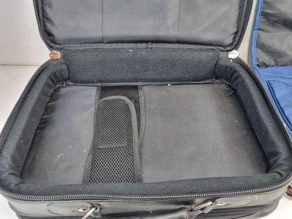Dos Bolsos Portafolios Medianos con Zócalos y Cierres de Zip - imagen 5