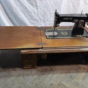 Máquina de Coser Antigua Anette con Mueble de Madera - imagen 3
