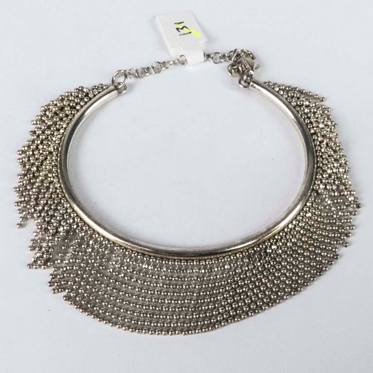 Pulsera Semi Rígida de Plata con Diseño de Cuentas