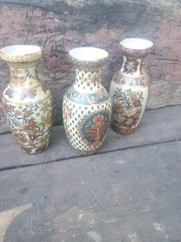 Lote de 3 Jarrones Orientales Pequeños Decorados - imagen 1