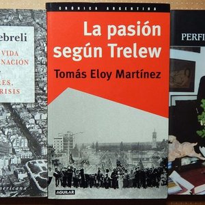Lote siguiente: Lote de 3 Libros: La Pasión Según Trelew, Perfiles De Memoria y Buenos Aires