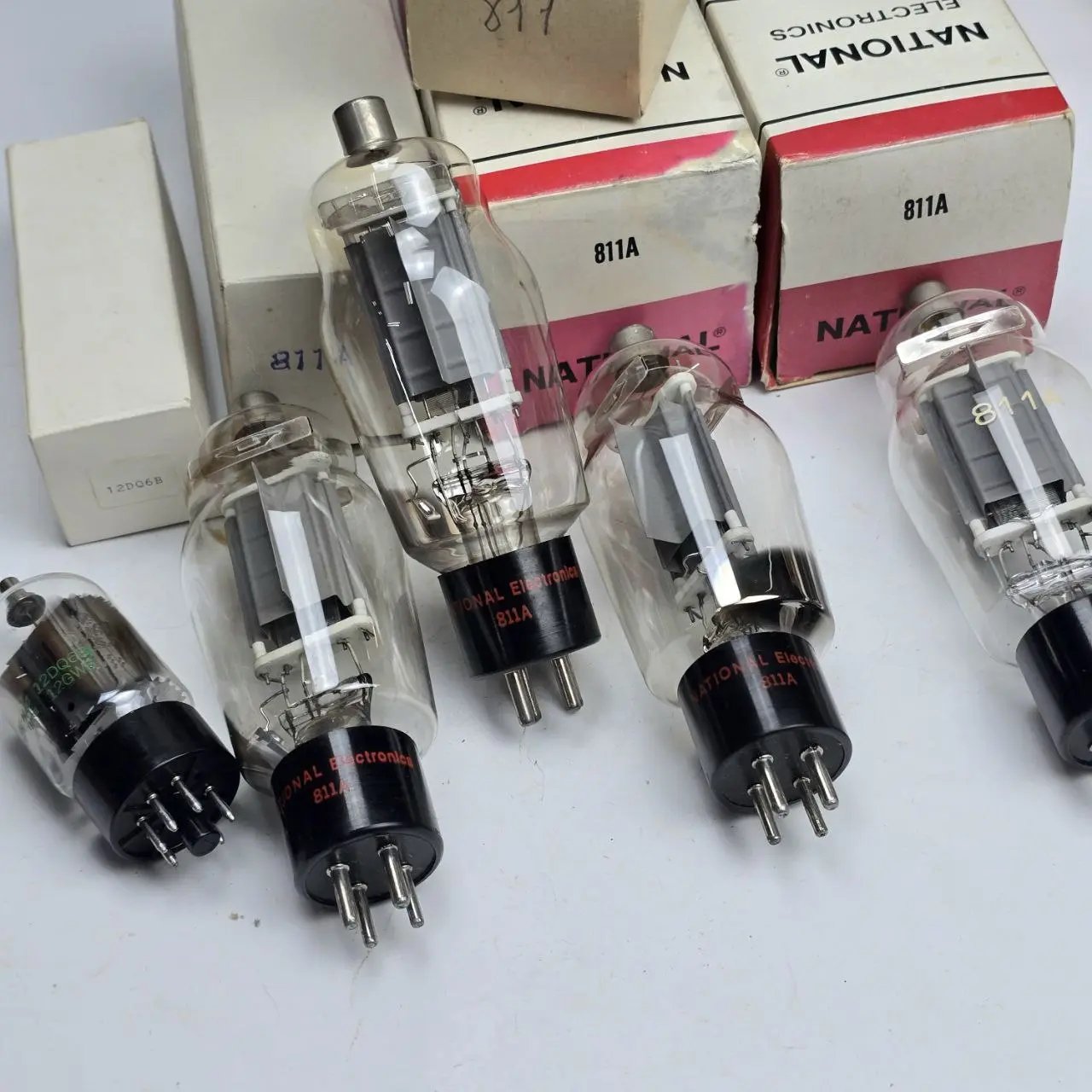 Item lote-36-valvulas-varias-x5 - Image 0