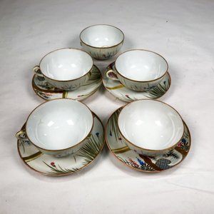Lote siguiente: Juego de Tazas y Platos de Porcelana Japonesa - 9 Piezas