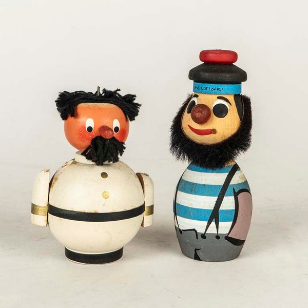 Dos Muñecos Búlgaros de Madera Pintada