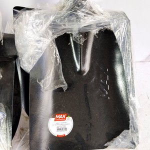 Lote de 5 herramientas: 4 palas con cabo de madera y 1 hacha - imagen 5