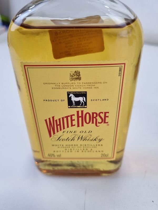 Whisky White Horse y Johnnie Walker Black Label - imagen 3