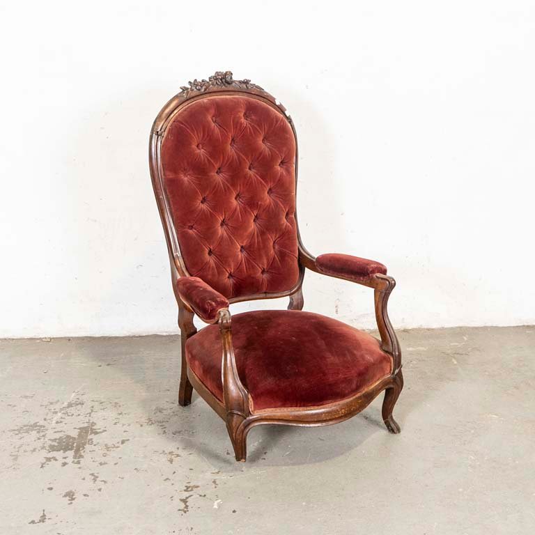 Lote siguiente: Sillon victoriano para restaurar con detalles en la madera y el lustre