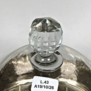 Quesera Antigua de Cristal con Plato de Metal Plateado - imagen 4