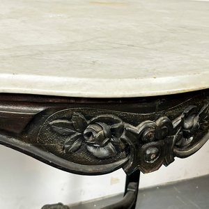 Mesa Victoriana Caoba con Tapa de Mármol Blanco y Detalles Tallados - imagen 3