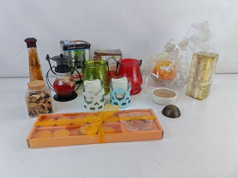 Lote anterior: Colección de velas y porta-velas