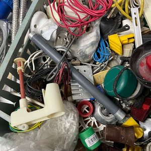 Lote de Artículos Eléctricos, Sanitarios y Ferretería Varios - imagen 4