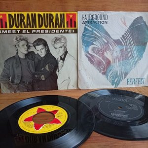 Lote anterior: Dos Discos Simples: Duran Duran "Meet El Presidente" y Fairground Attraction "Perfect"