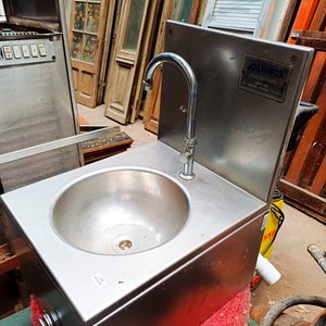 Lote siguiente: Pileta chica de acero inox