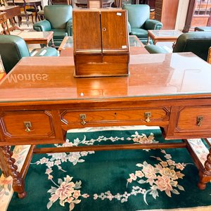 Escritorio Antiguo de Madera con Cajones y Organizador - imagen 2