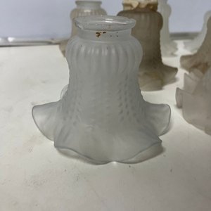 Lote de 3 Ventiladores de Techo para Armar con 12 Tulipias de Vidrio y Apliques de Luz - imagen 12