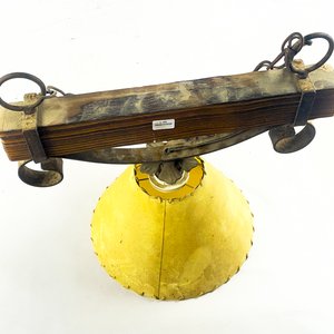 Colgante Rústico de Madera y Hierro con Pantalla Amarilla - imagen 2