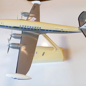 Maqueta Avión Lockheed L1049 Super Constellation Lufthansa Escala 1/144 - imagen 1