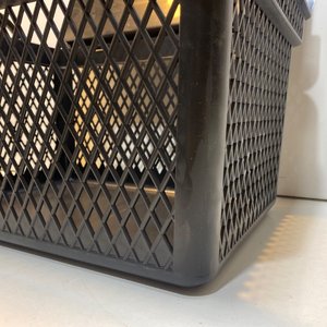 Canasto Organizador Negro Plástico con Tapa Madera y Asas - imagen 4