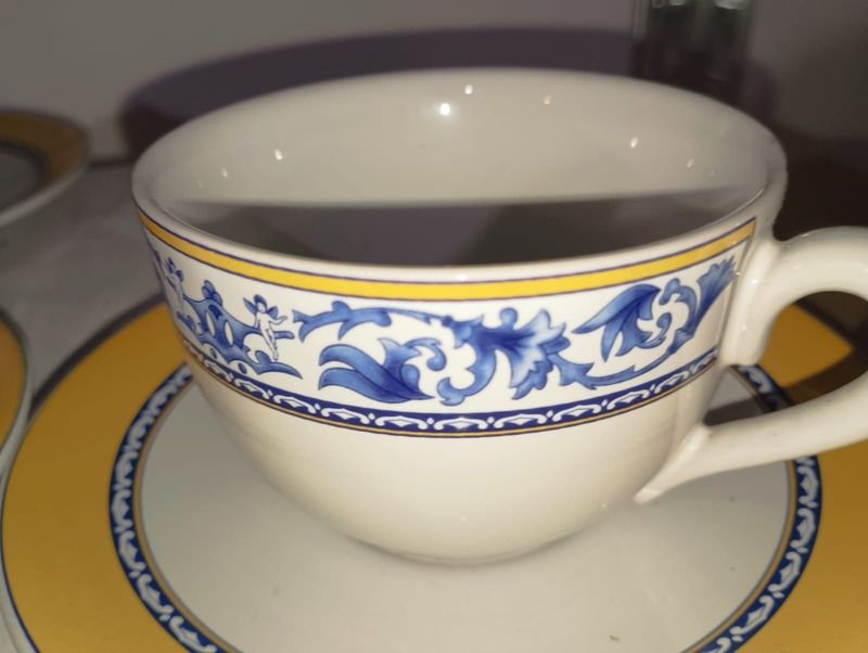 Juego de té Olmos con platos, tazas y tetera - imagen 4