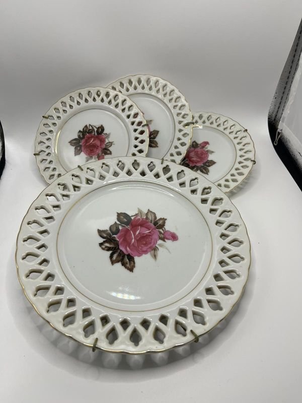 Platos decorativos de colgar en porcelana - imagen 1