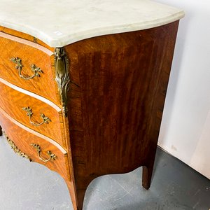 Cómoda Luis XV de Caoba con Mármol y Bronce - imagen 5