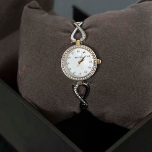 Reloj Bulova de Dama con Caja y Manual - imagen 2