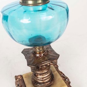 Lámpara a Querosene Antigua de Metal, Alabastro y Vidrio Azul - 33 cm - imagen 2