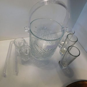 Hielera con accesorios y vasos - imagen 3