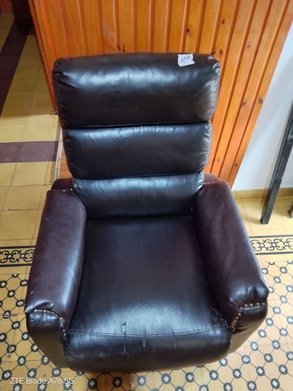 Item 889905 - Image 0