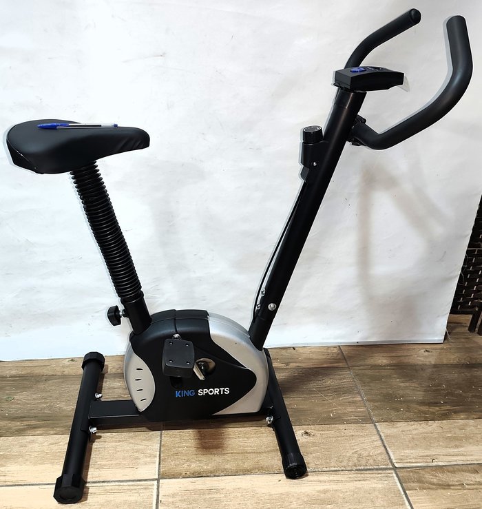 Bicicleta Fija de Ejercicio Kingsport Regulable con Computadora