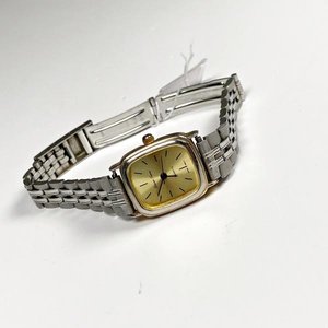Lote siguiente: Reloj de Pulsera para Dama Cuarzo, Malla Metálica