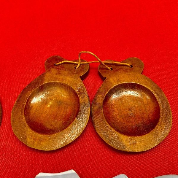 Antiguas Castañuelas de Madera y Metal - imagen 6