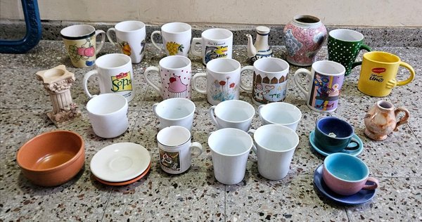 Lote Surtido: Tazas, Mate, Florero y Adorno Decorativo - imagen 1