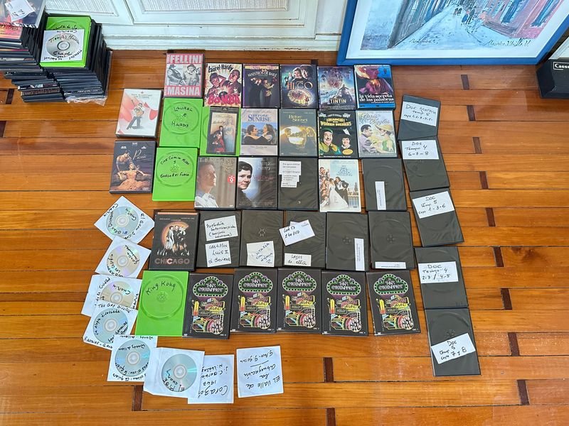 Lote anterior: Colección de DVDs en venta