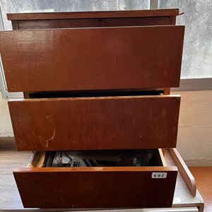 Mesa de Luz de Madera con 3 Cajones - imagen 3