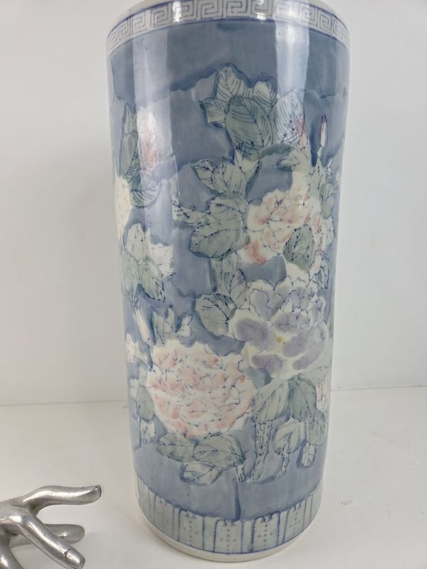 Vaso de porcelana azul y blanco con diseño decorativo - imagen 5