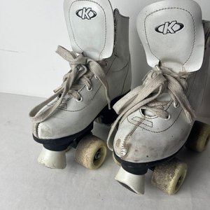 Par de Patines Clásicos Blancos para Niño, Talle 32 - imagen 1