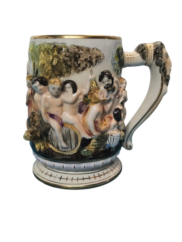 Lote anterior: JARRA DECORATIVA CAPODIMONTE EN RELIEVE CON ESCENA MITOLÓGICA