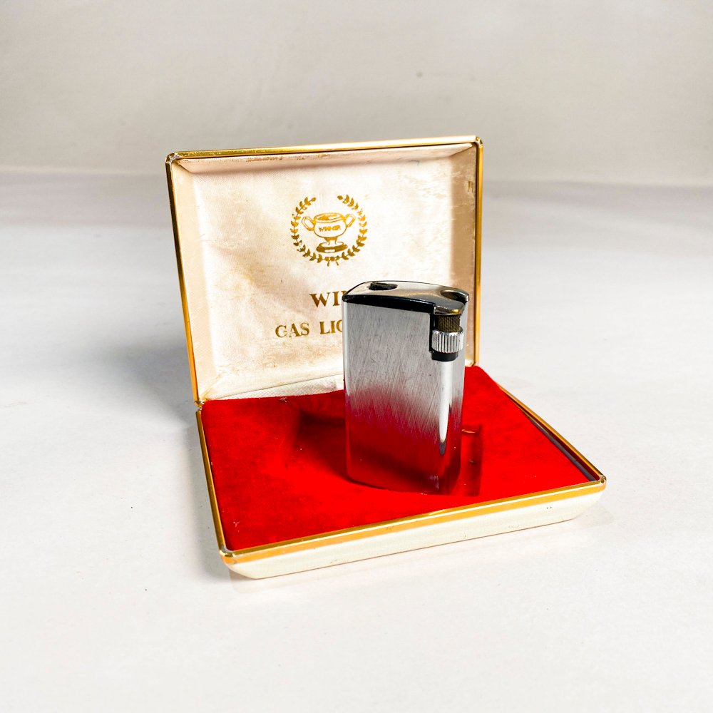 Encendedor "Win" Gas Lighter Flamina S.A. Barcelona Plateado