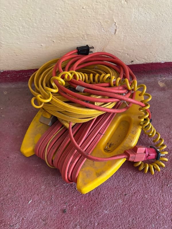 Alargador eléctrico con 2 salidas de corriente - imagen 3