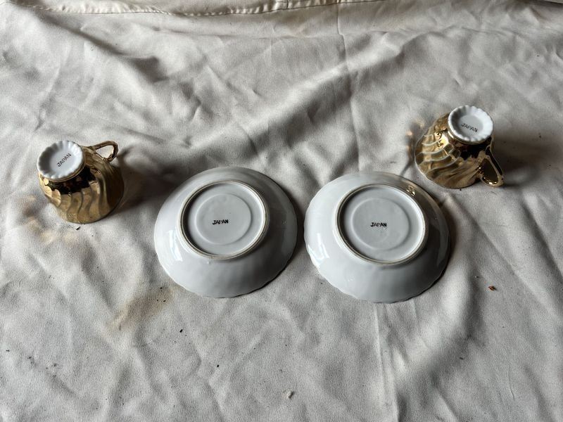Tazas japonesas con platos de oro en excelente condición - imagen 3