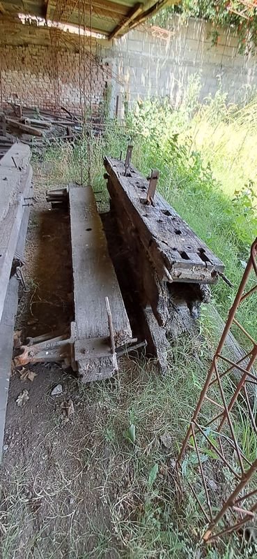 Vagón de tren y larguero en mal estado - imagen 3