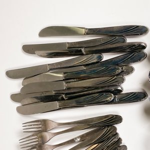 Set de 36 Cubiertos WMF: Cucharas, Tenedores y Cuchillos de Metal Plateado - imagen 4
