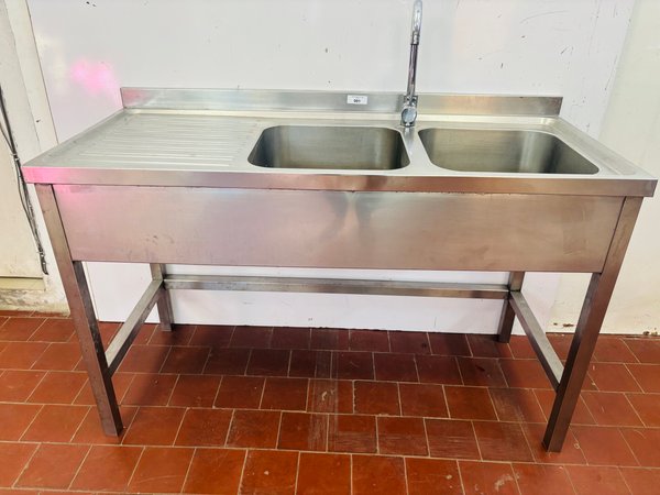 Mesada de Acero Inoxidable con Doble Bacha y Grifería