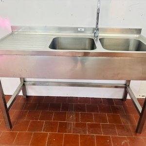 Lote anterior: Mesada de Acero Inoxidable con Doble Bacha y Grifería