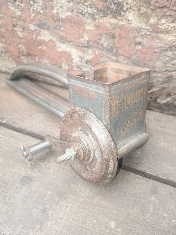 Rallador de Queso Antiguo a Manivela Marca Molin
